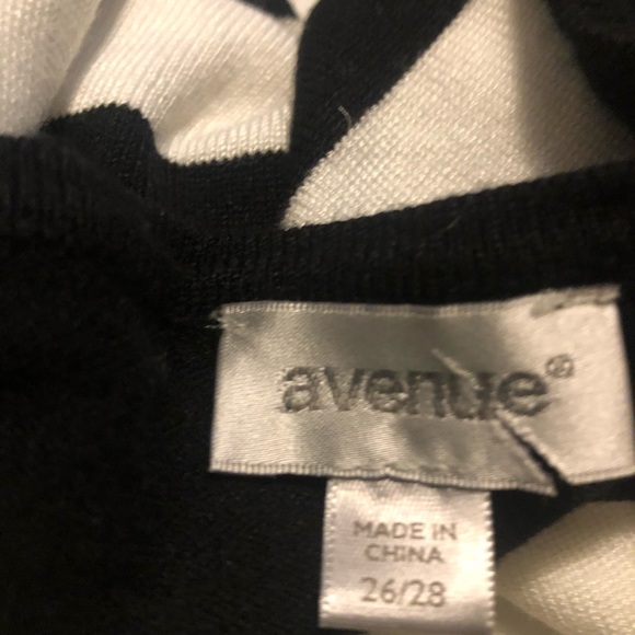 Sweater - Picture 2 of 3